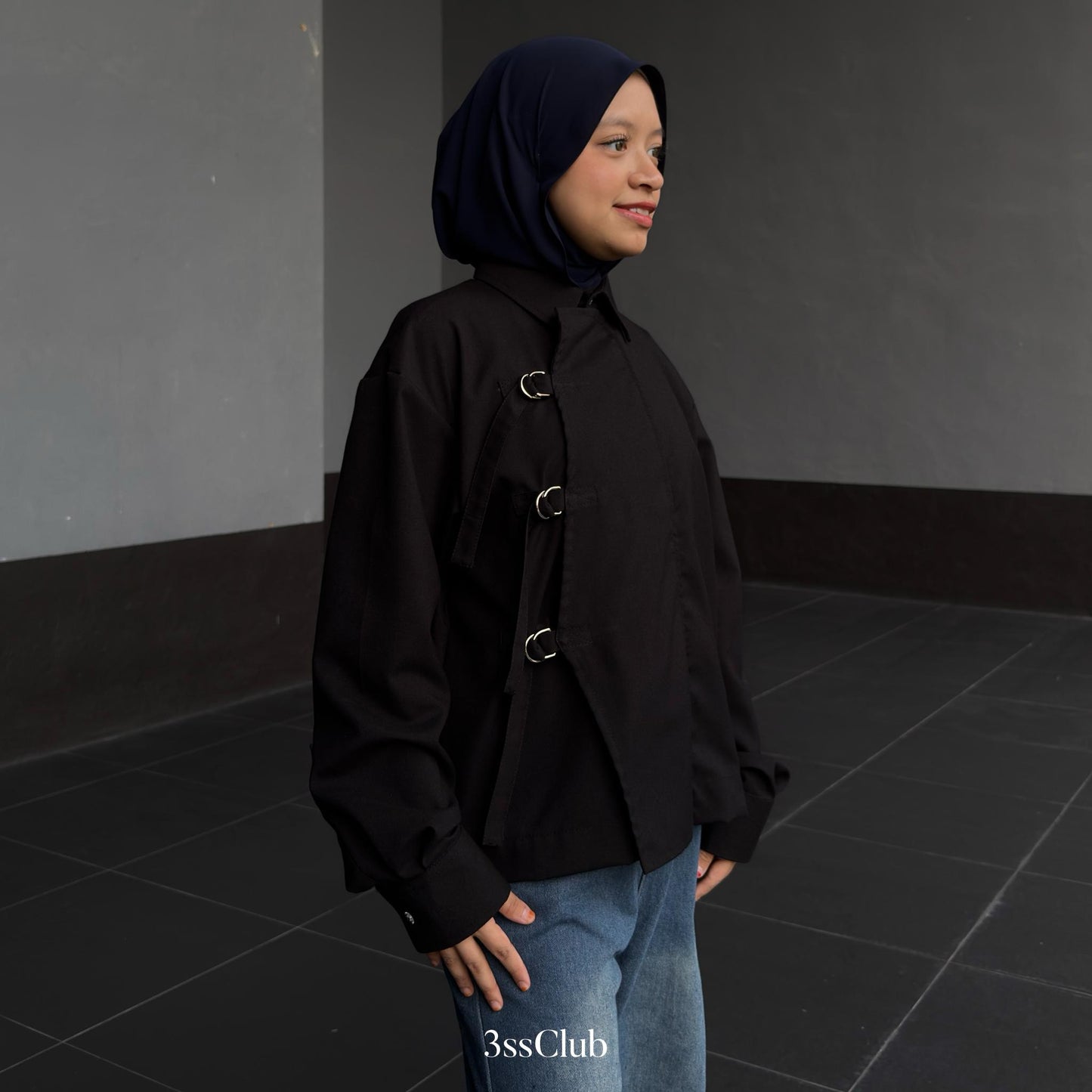 Eclipse Clasp Shirt